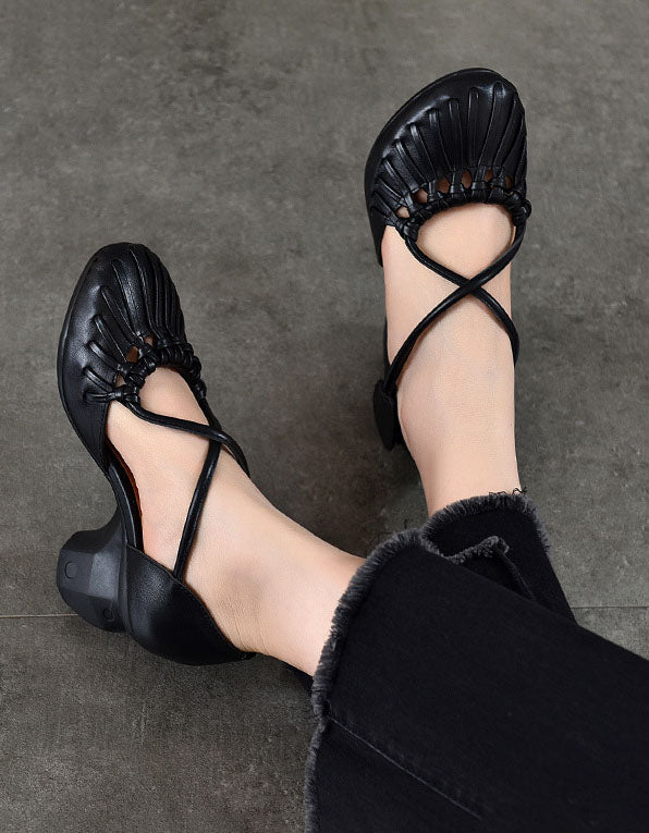 Sandales Élégantes à Talons Épais et Brides Croisées noir — portées (5)