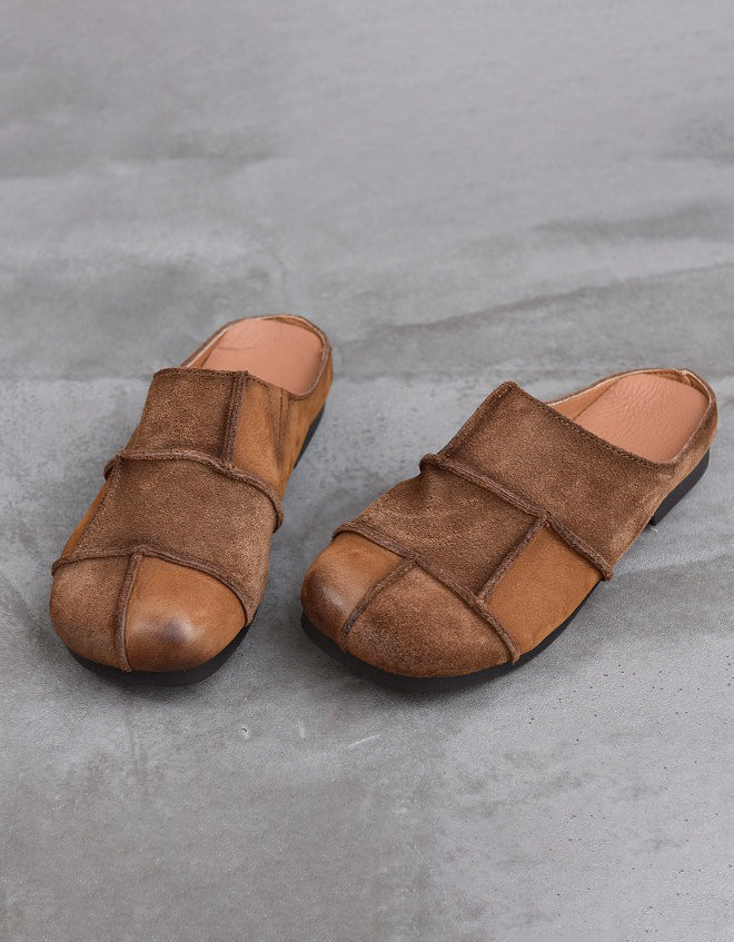 Mules Sabots en Daim à Bout Rond marron — paire en studio (7)