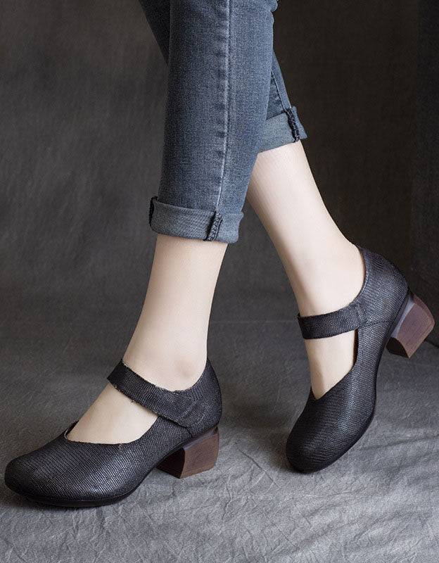 Escarpins Vintage en Cuir à Talons Épais gris — portées (2)