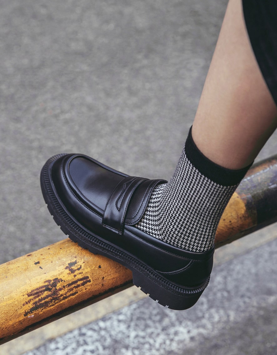Mocassins en cuir noirs à glands portés — Vue lifestyle — Modisque