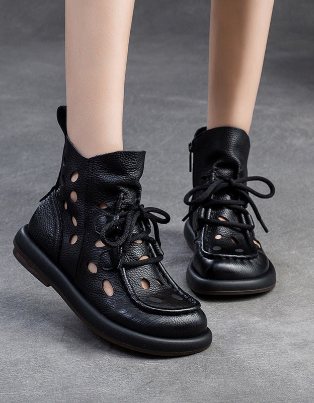 Bottines Ajourées en Cuir à Bout Rond noir — portées (5)