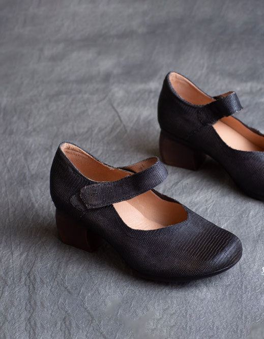 Escarpins Vintage en Cuir à Talons Épais gris — paire en studio (3)